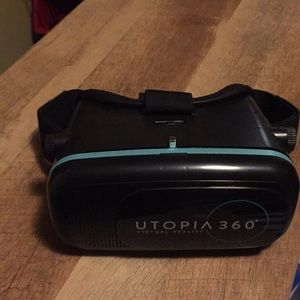 VR headset (fits with any phone)
